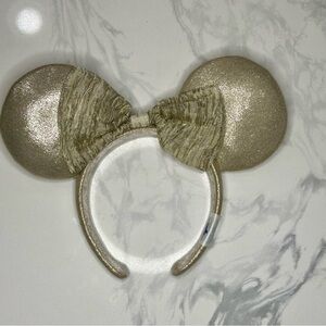 Gold shimmer holiday Minnie Mouse ears